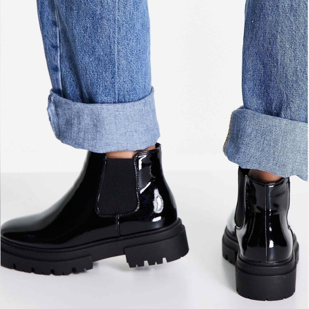 GLAMOROUS Chunky Chelsea Boot - Picture 2 of 5